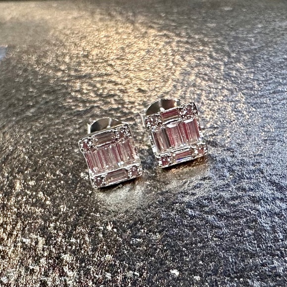 NEW 925 Sterling Silver Sparkling Multi CZ Crystal Square Stud Earrings - Picture 2 of 14